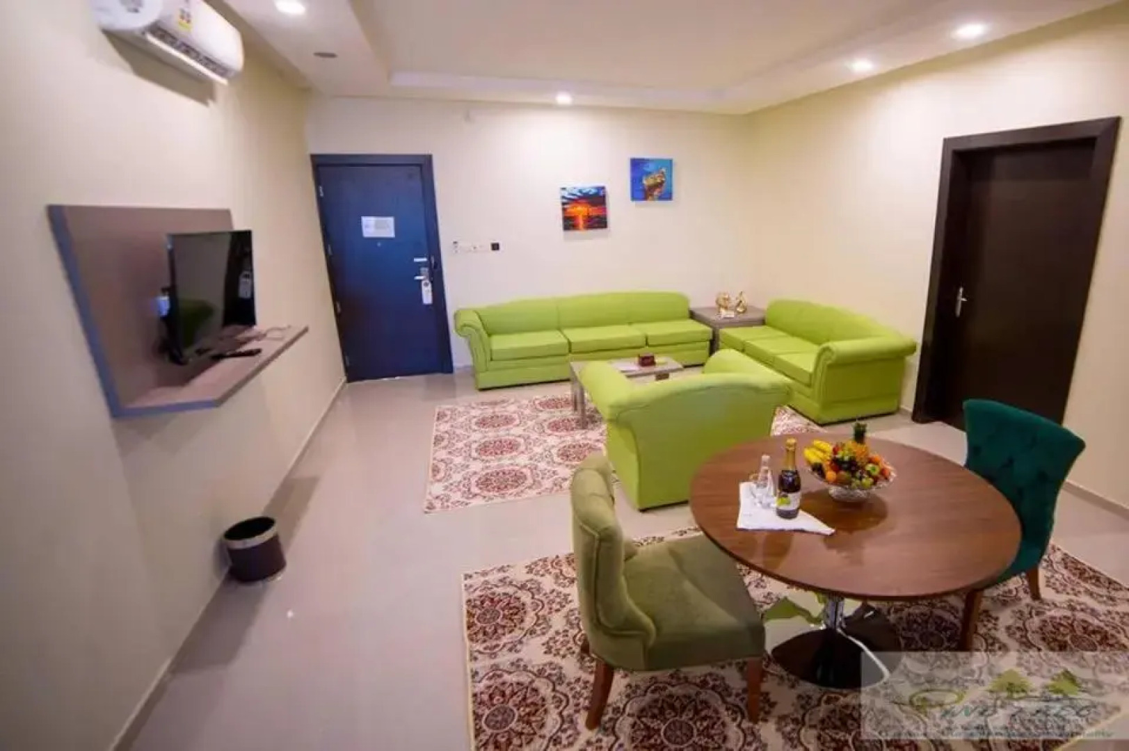 Pinetree Suites Hail