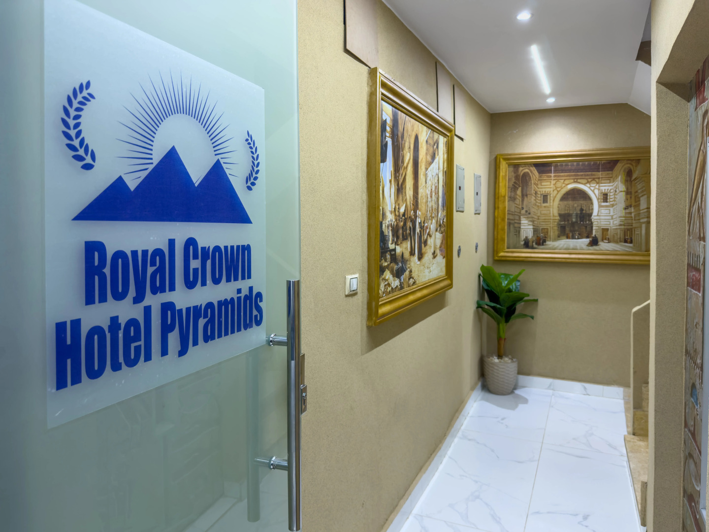 Отель Royal Crown Hotel Giza Pyramids View