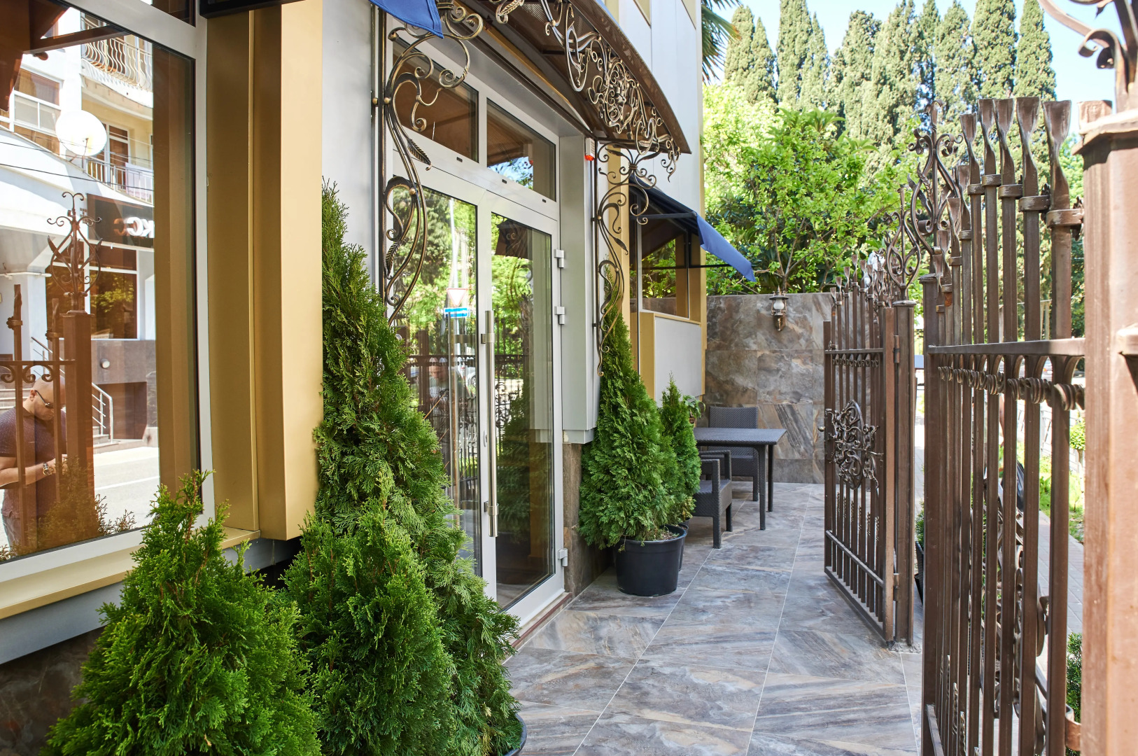 Отель Плутус