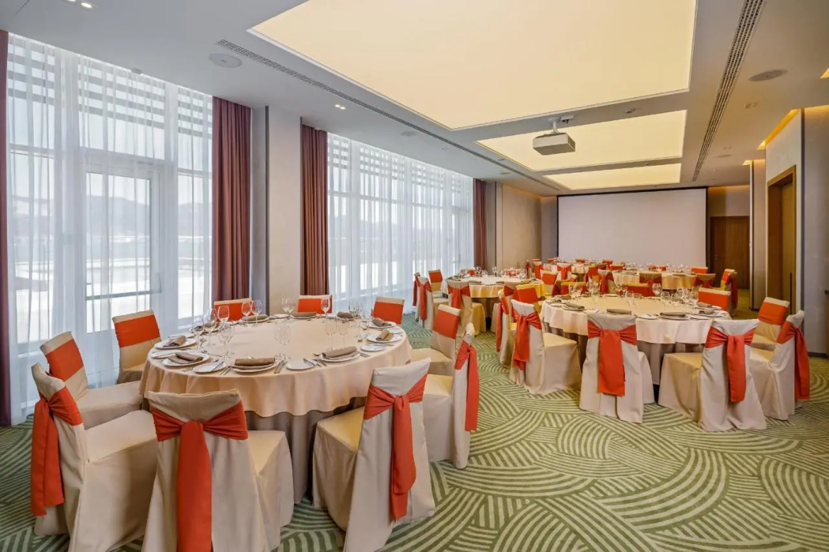 Отель Хилтон Гарден Инн Новороссийск