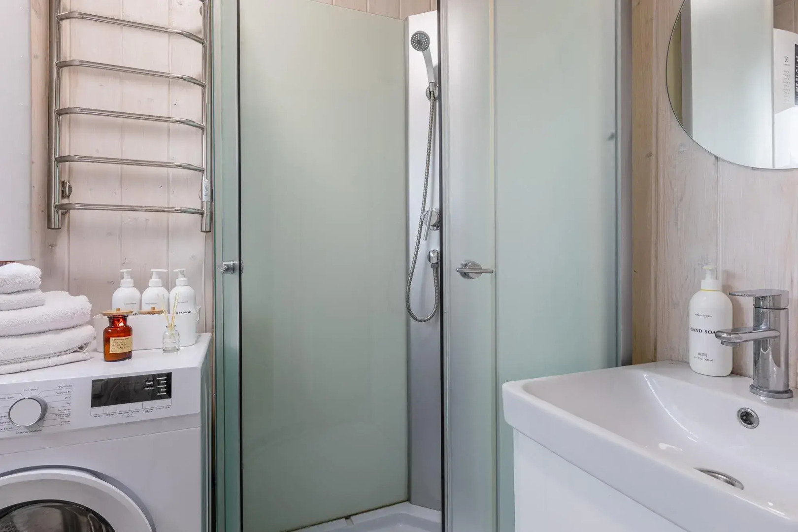 Частный Дом Яркий панорамный с видом на лес