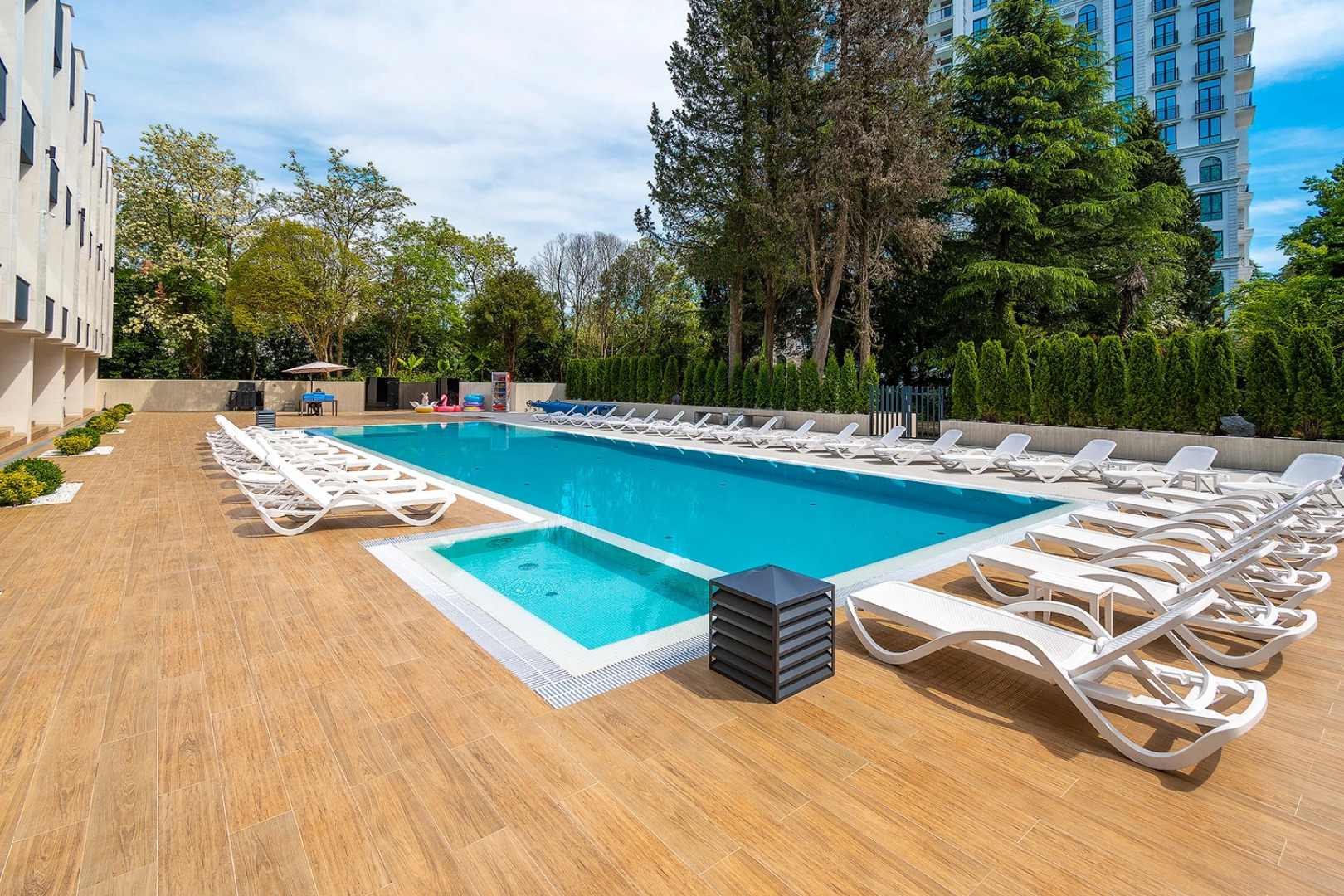 Апартаменты №76 Депутатская 10 Г с подогреваемым бассейном