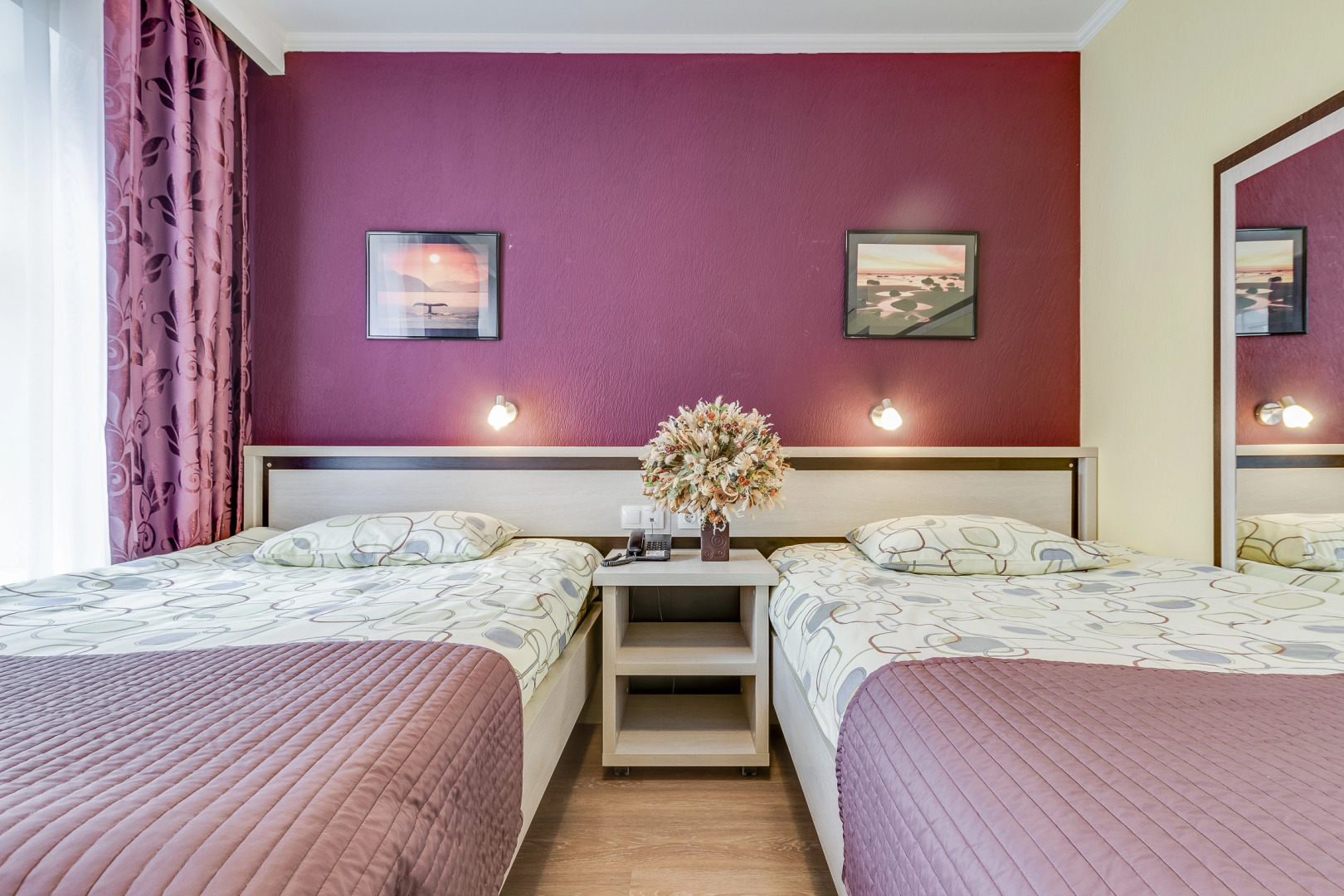 Отель Велес