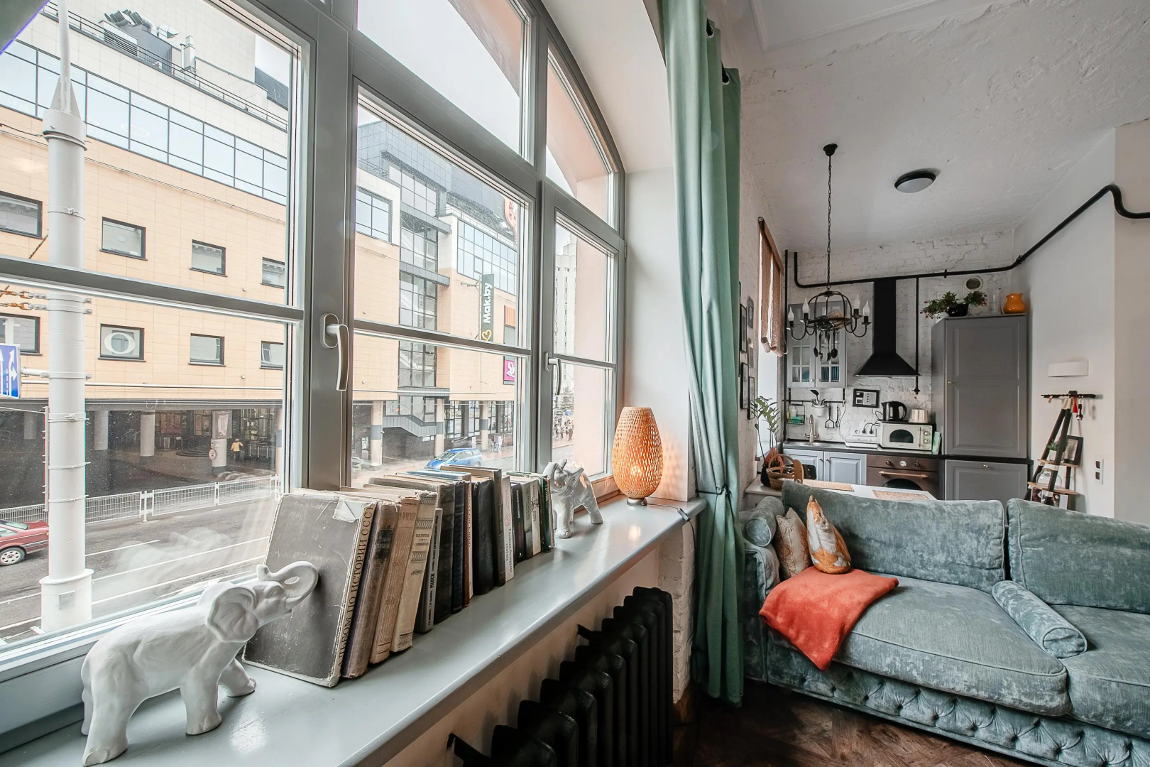 Апартаменты Студия с отдельной спальней в районе вокзала