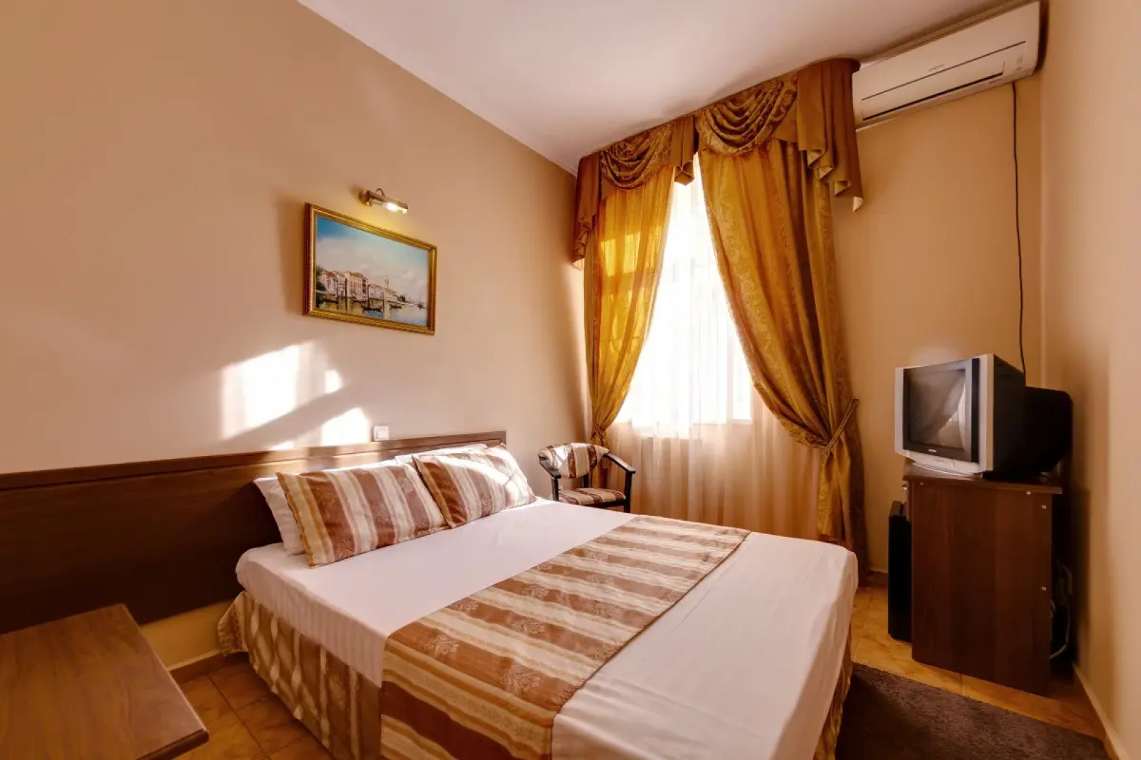 Отель Мартон Пашковский