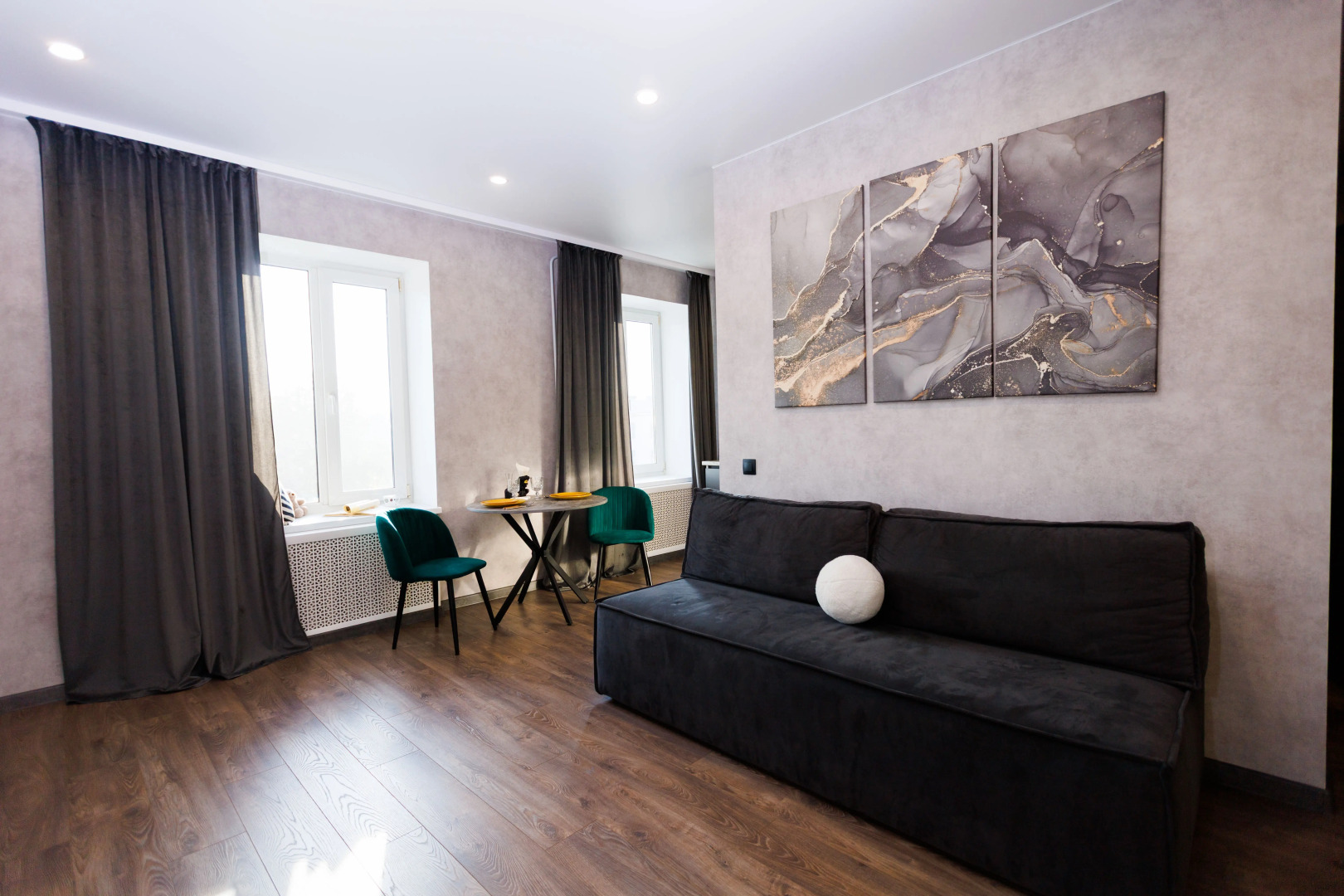 Квартира с видом на собор Александра Невского