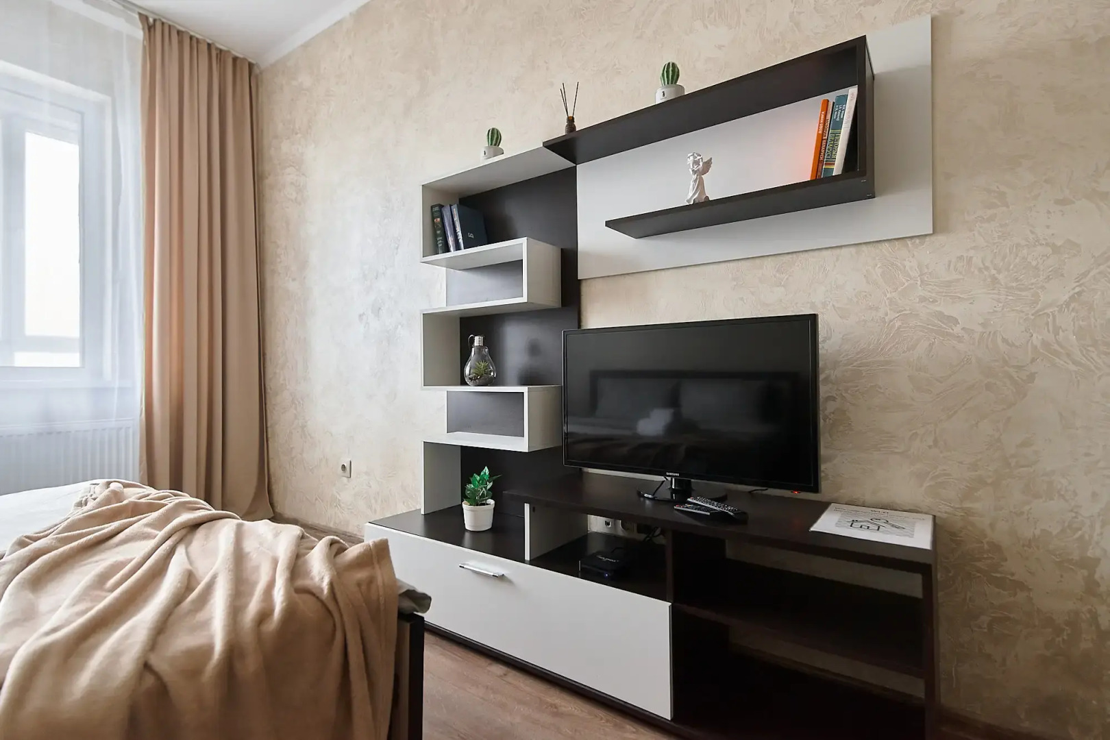 Апартаменты Тимирязева 10 Yellow