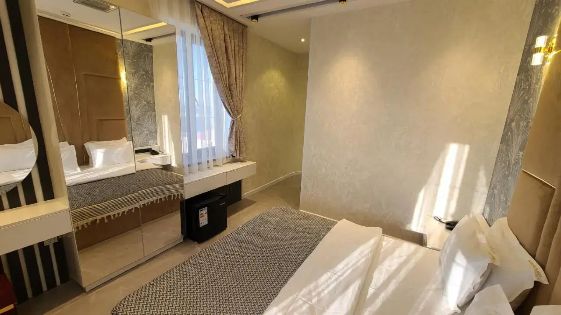 Отель Shedevr Plaza