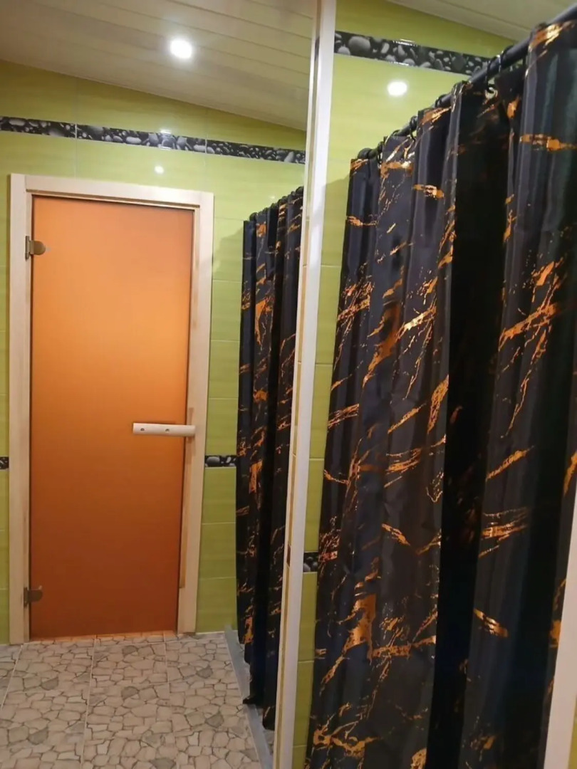 Частный Дом в Центpе Дeревни Взвад