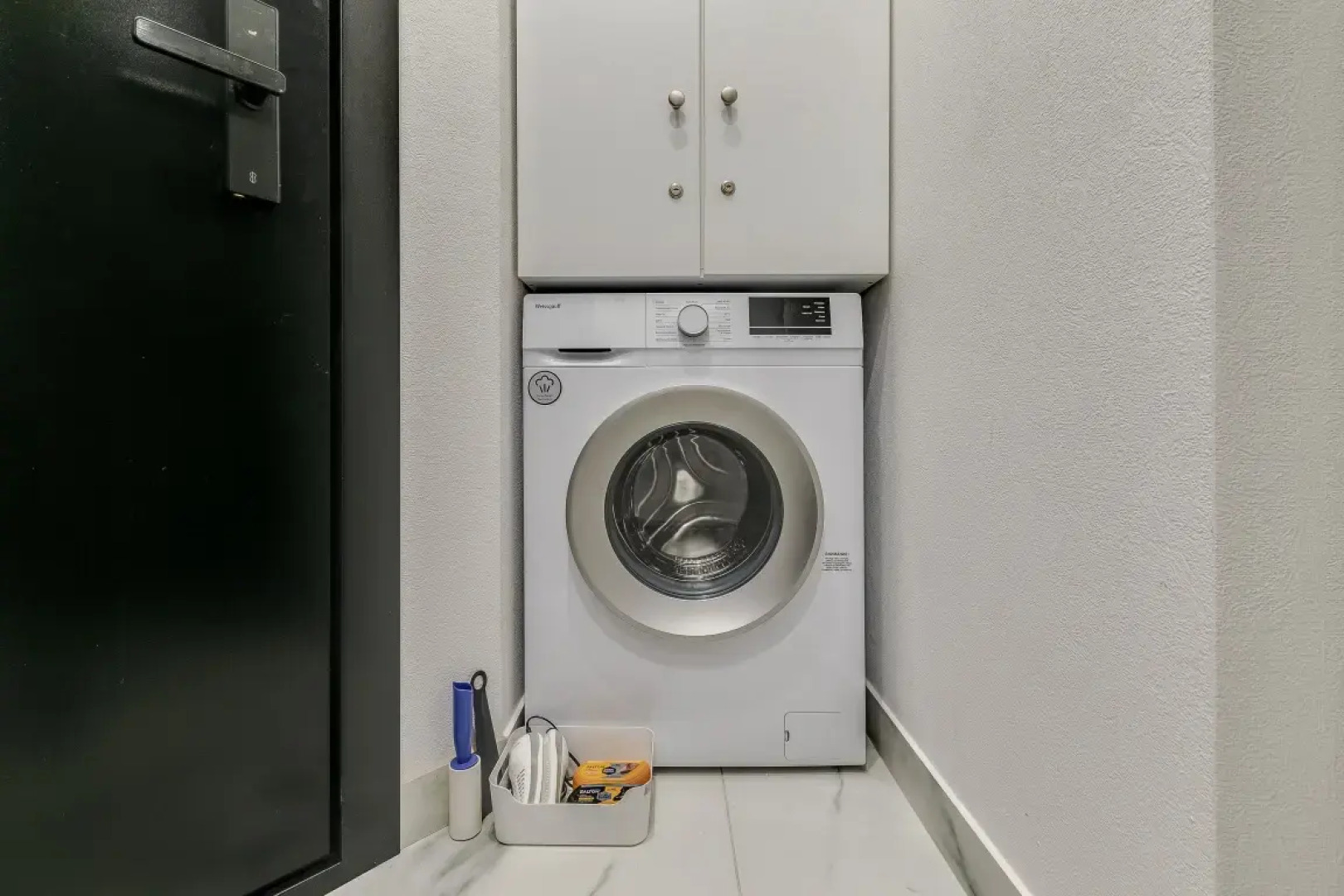 Апартаменты Улучшенные Арт-Апарты у Экспофорума 4