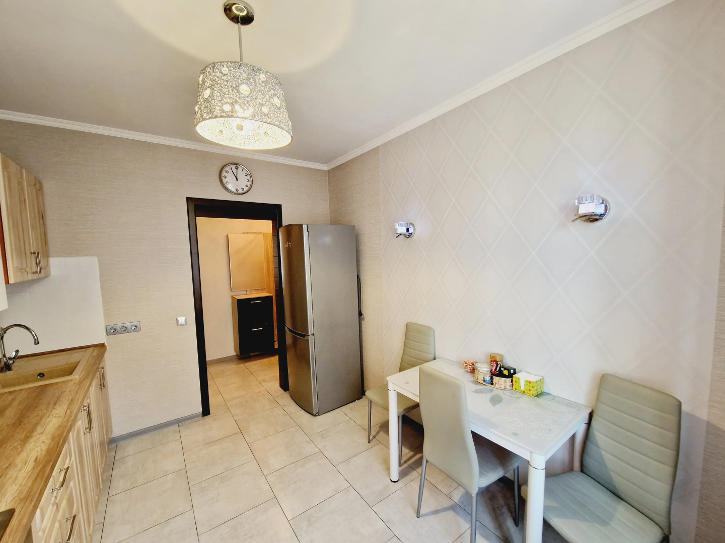 Квартира Восхитительная квартира! Не далеко от Центра! Вблизи Верхнего озера!