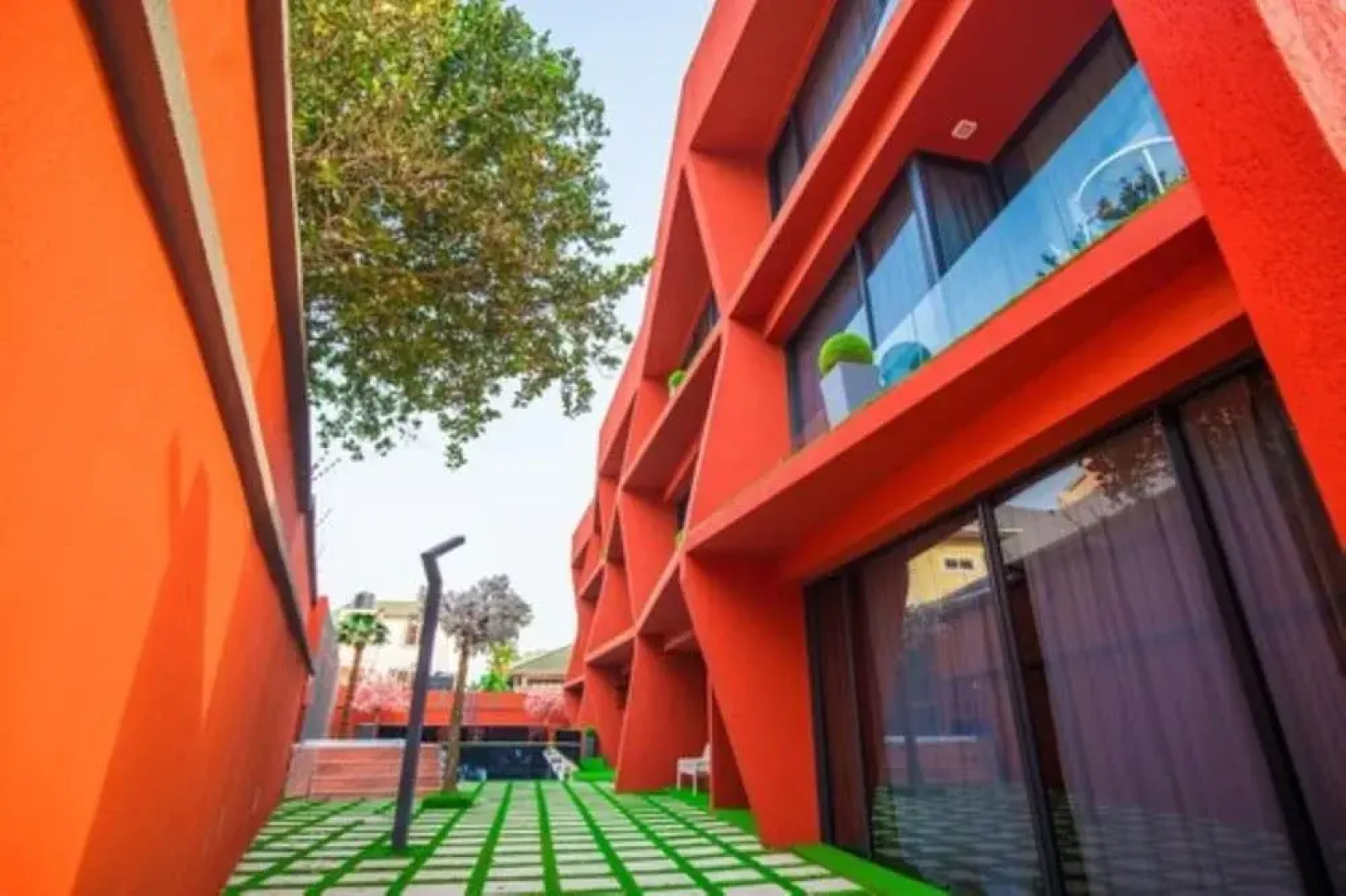 Отель Bel Air Crest Hotel & Suites