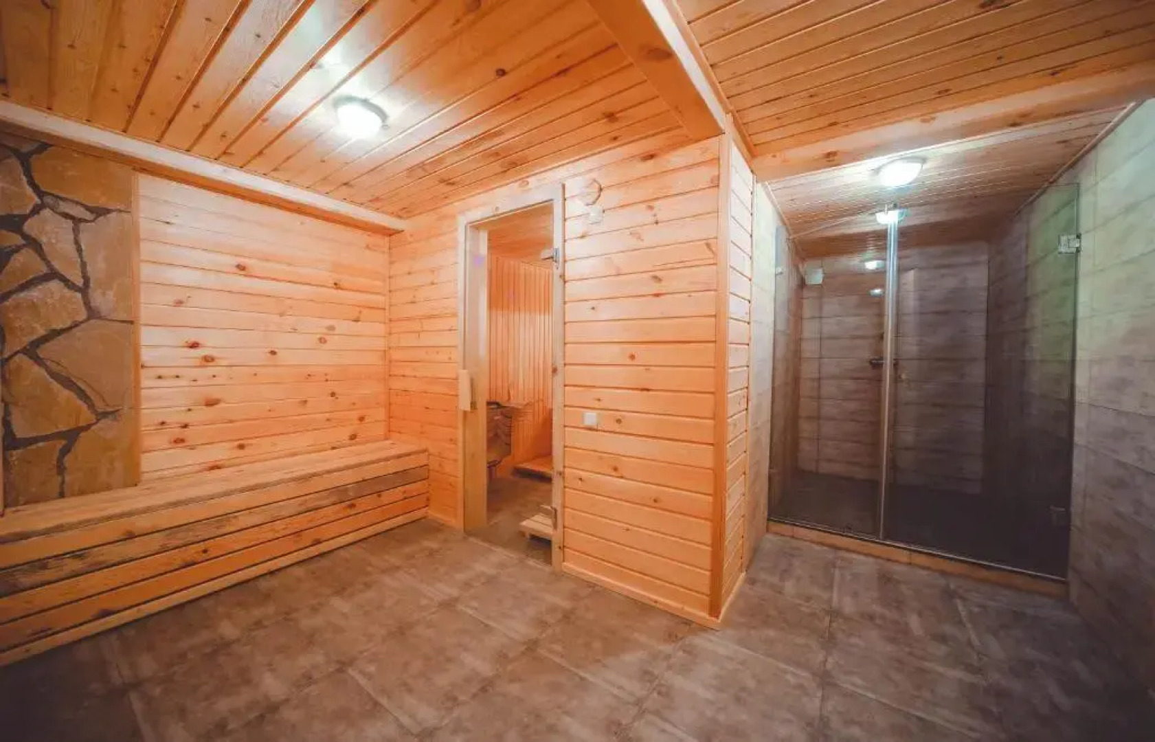 Курортный отель Zuzumbo Resort  Spa