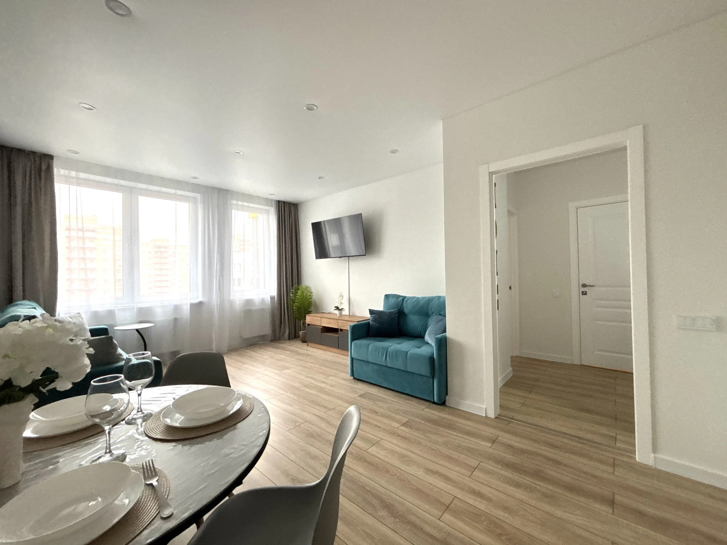 Квартира BestHome Евродвушка стильная светлая в центре города