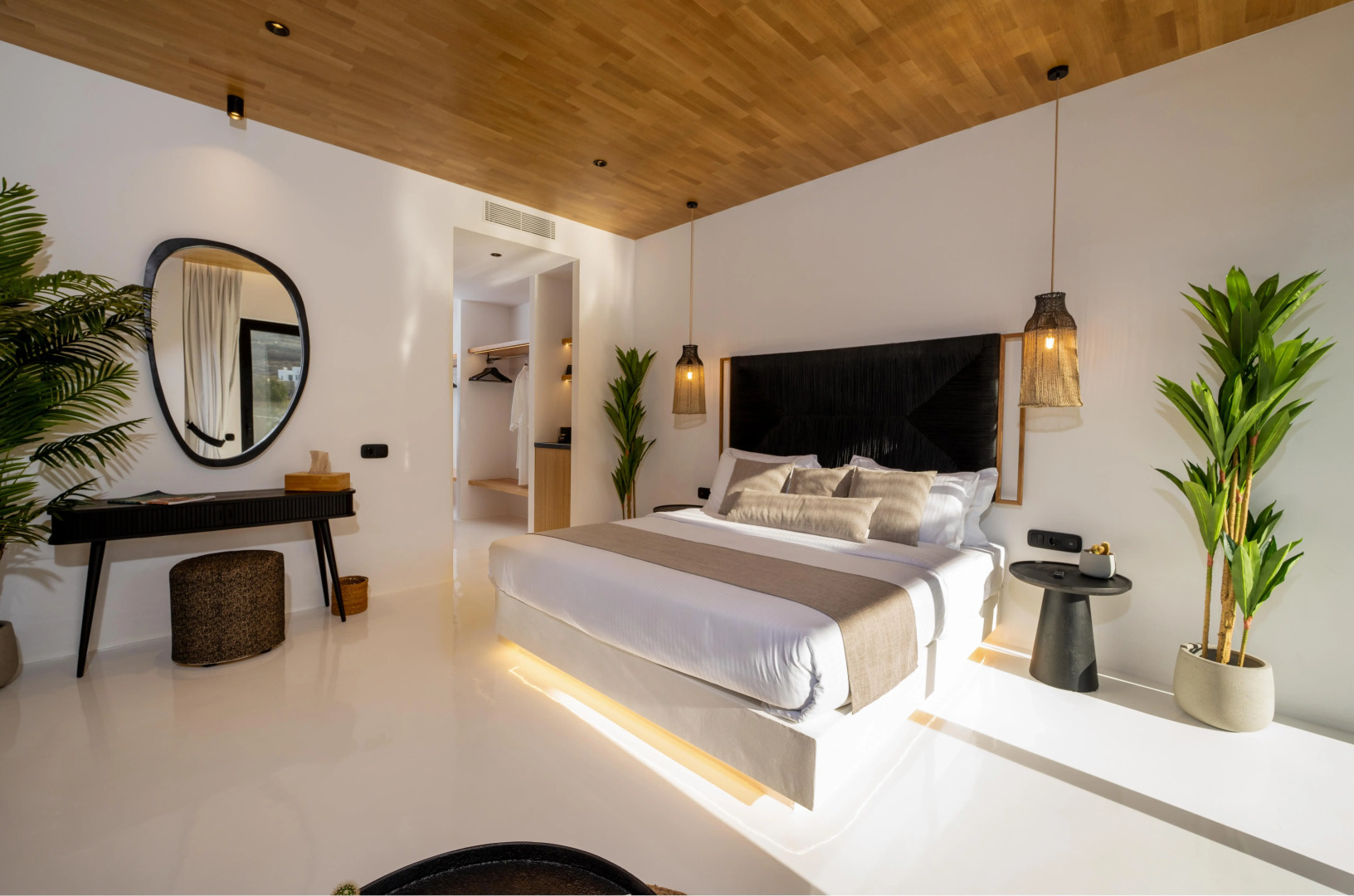 Отель Ftelia Black Villas
