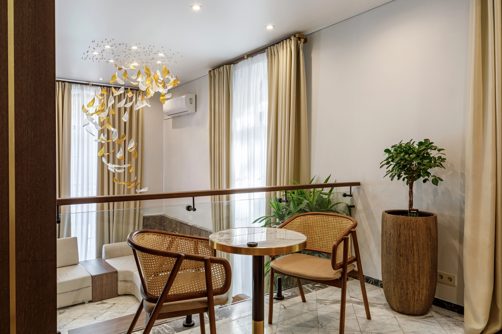 Отель Луна и лотос