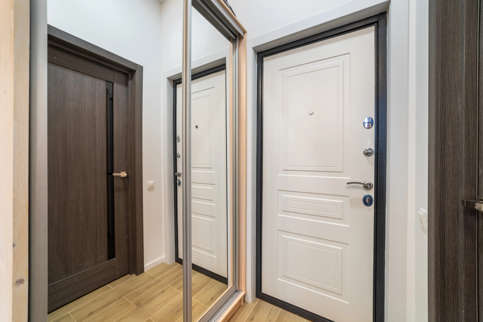 Апартаменты Просторная студия с балконом и видом на горы