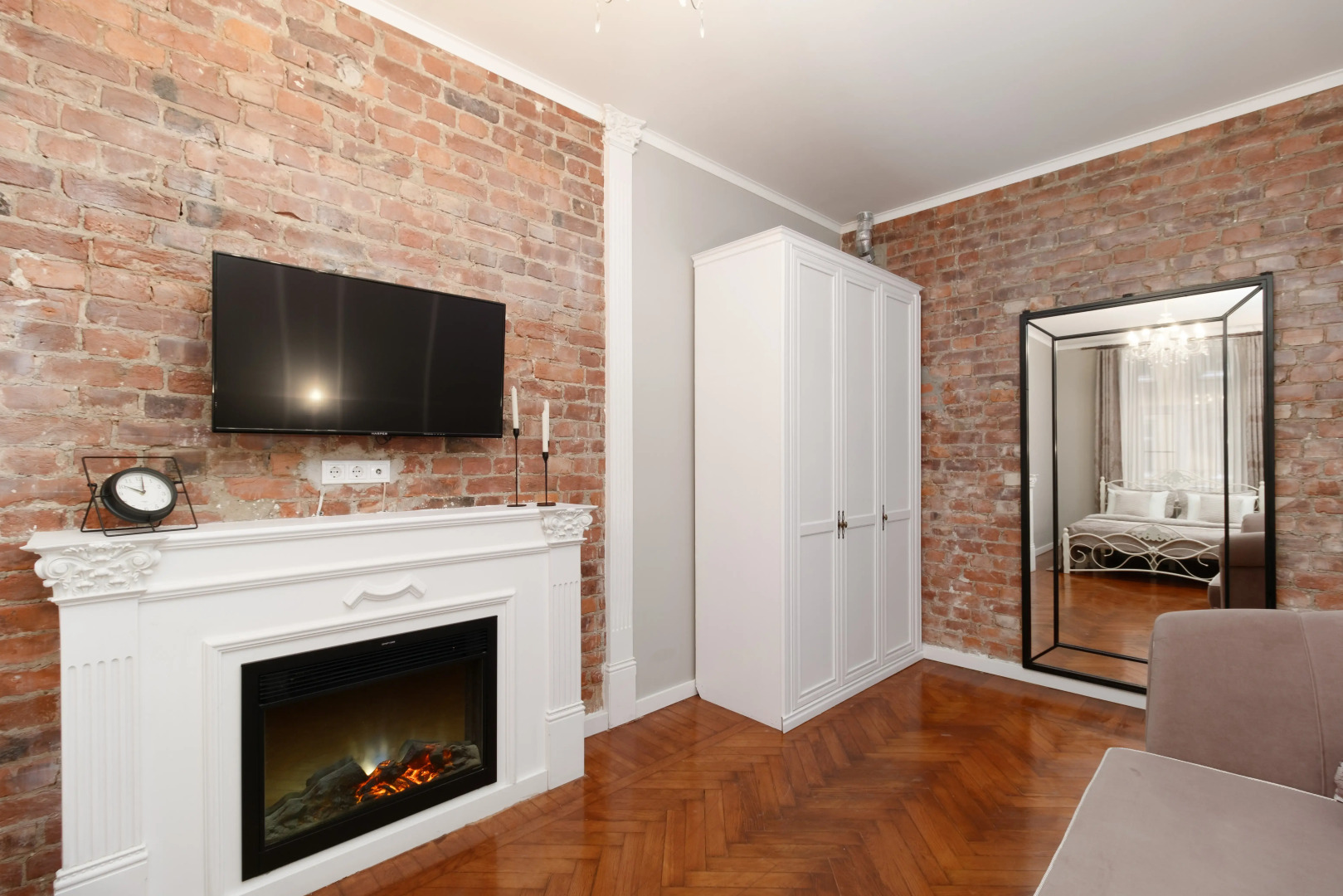 Апартаменты Лофт у Площади Восстания 5 спален