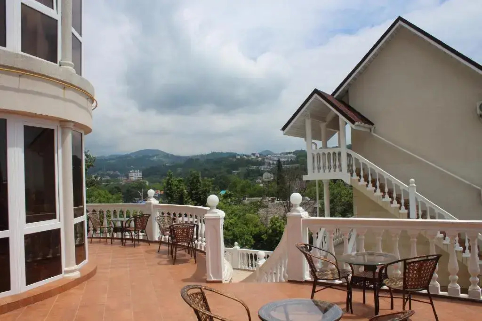 Отель Велес