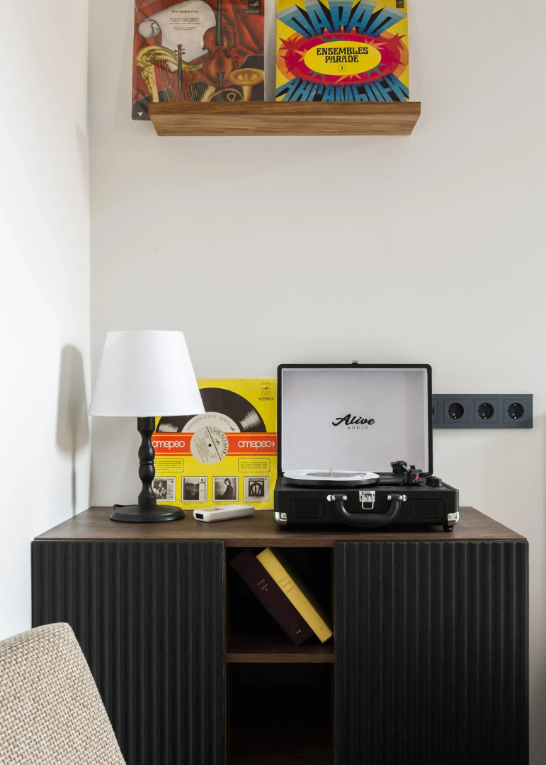 Квартира New Horizon Art Vinil 36 с дизайном бутикотеля и виниловым проигрывателем