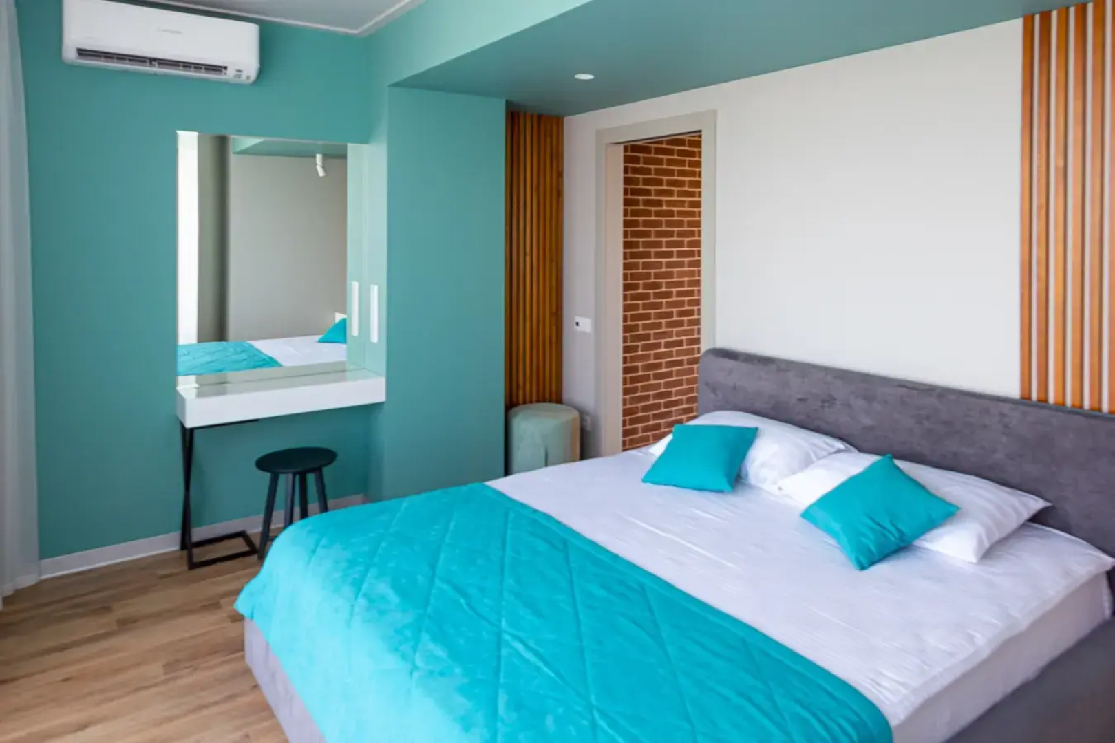 Апартаменты ЖК Версаль 1