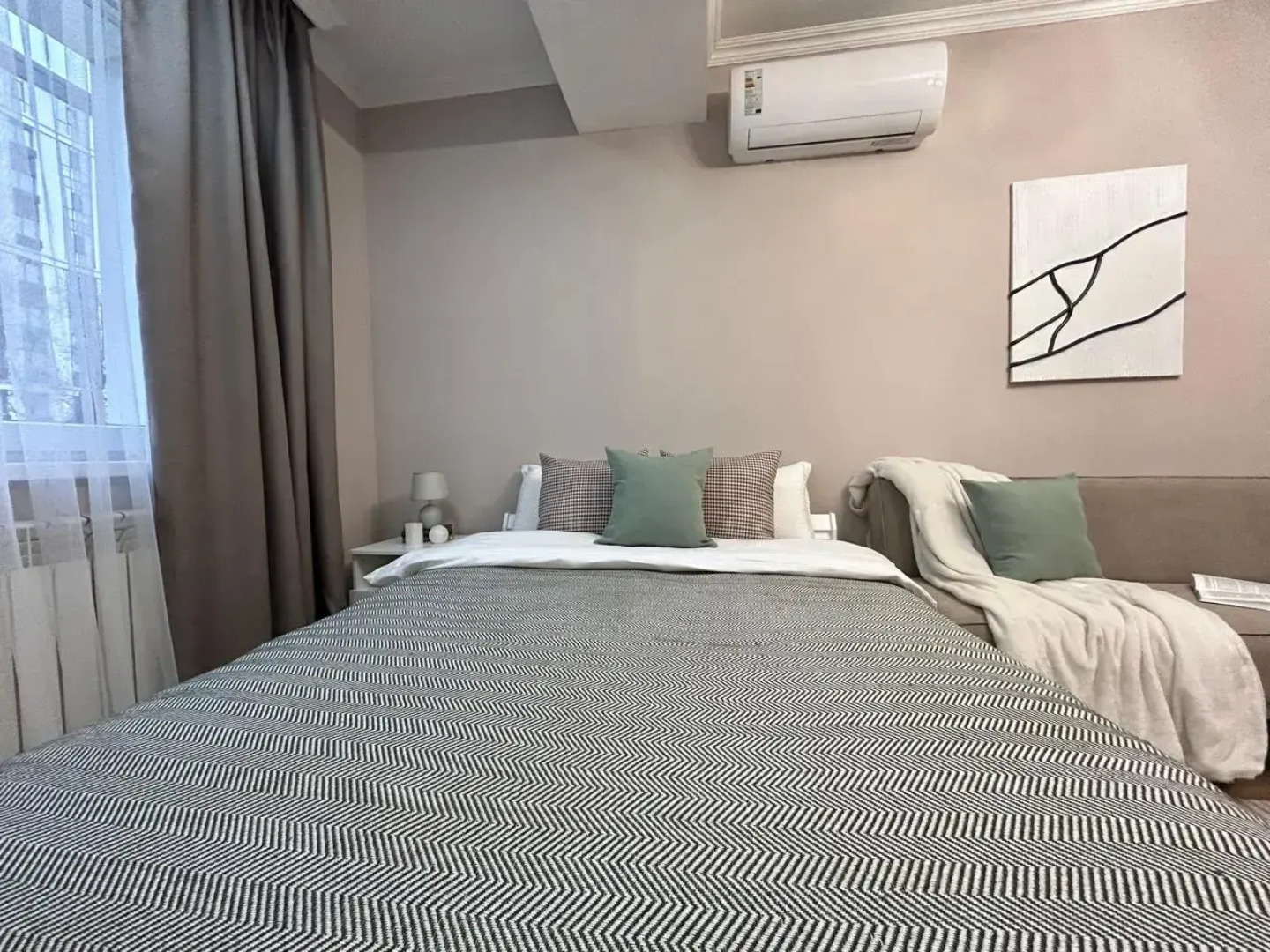 Апартаменты Нежная и уютная студия Кашемир в сердце города