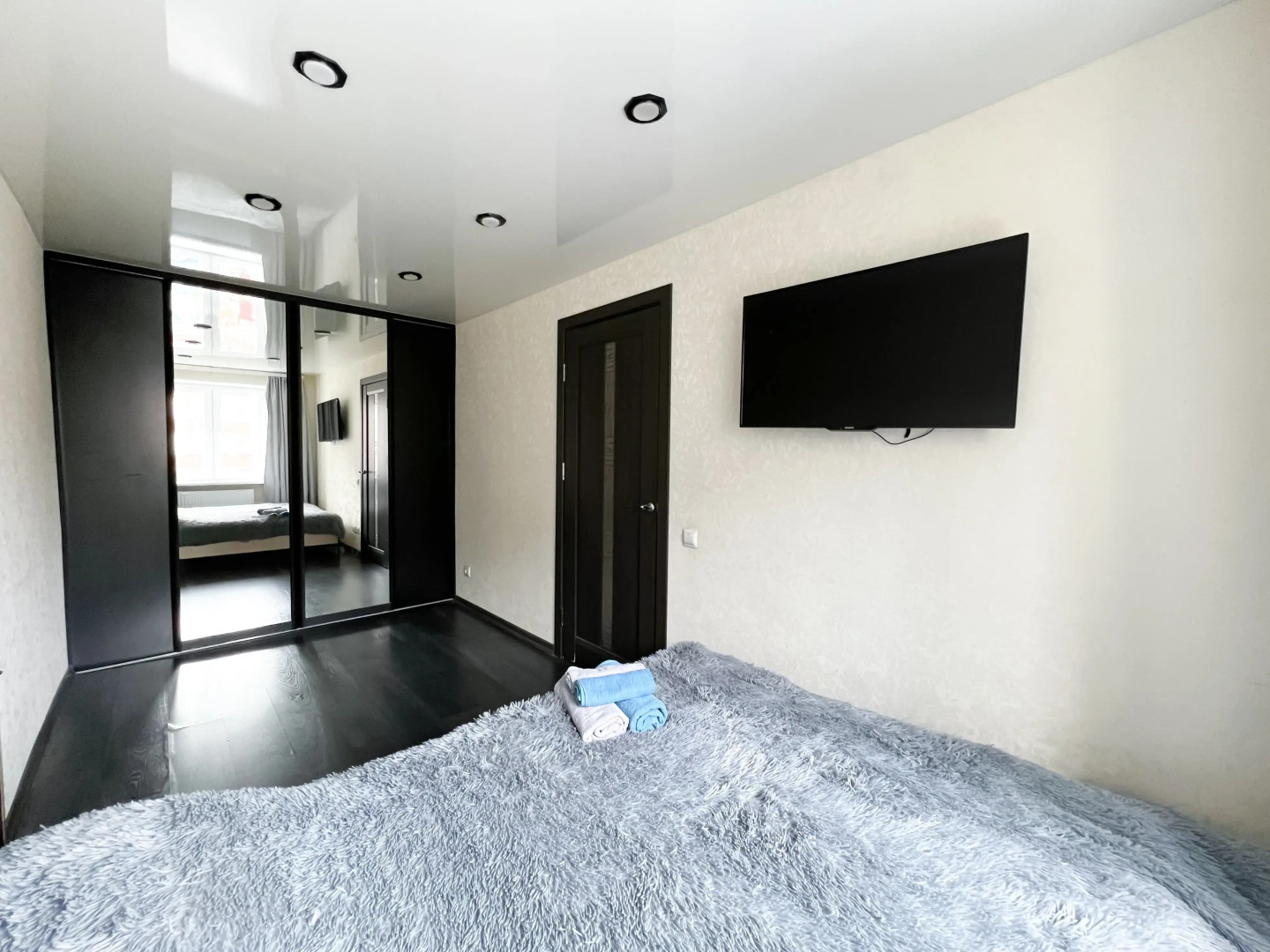 Квартира 2-комнатная на Коминтерна 17