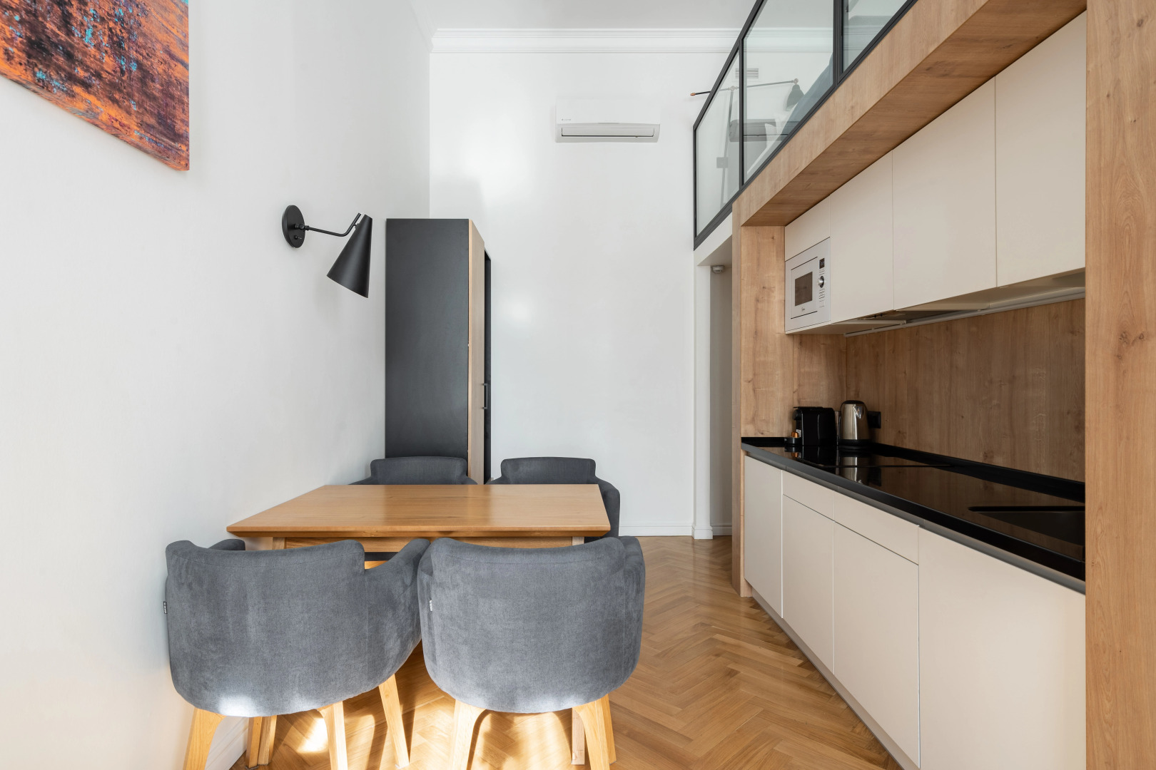 Меблированные комнаты F12