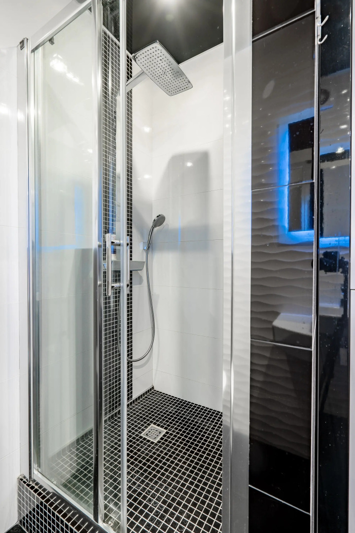 Апартаменты с балконом на Скрыганова