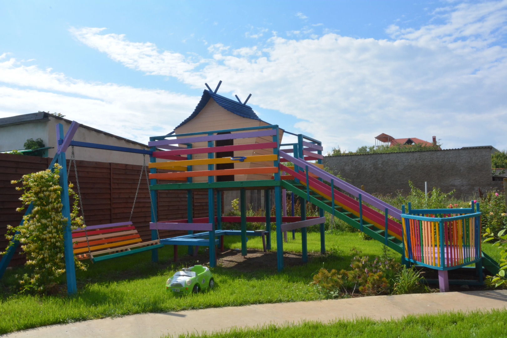 Dacha Leo Guest House