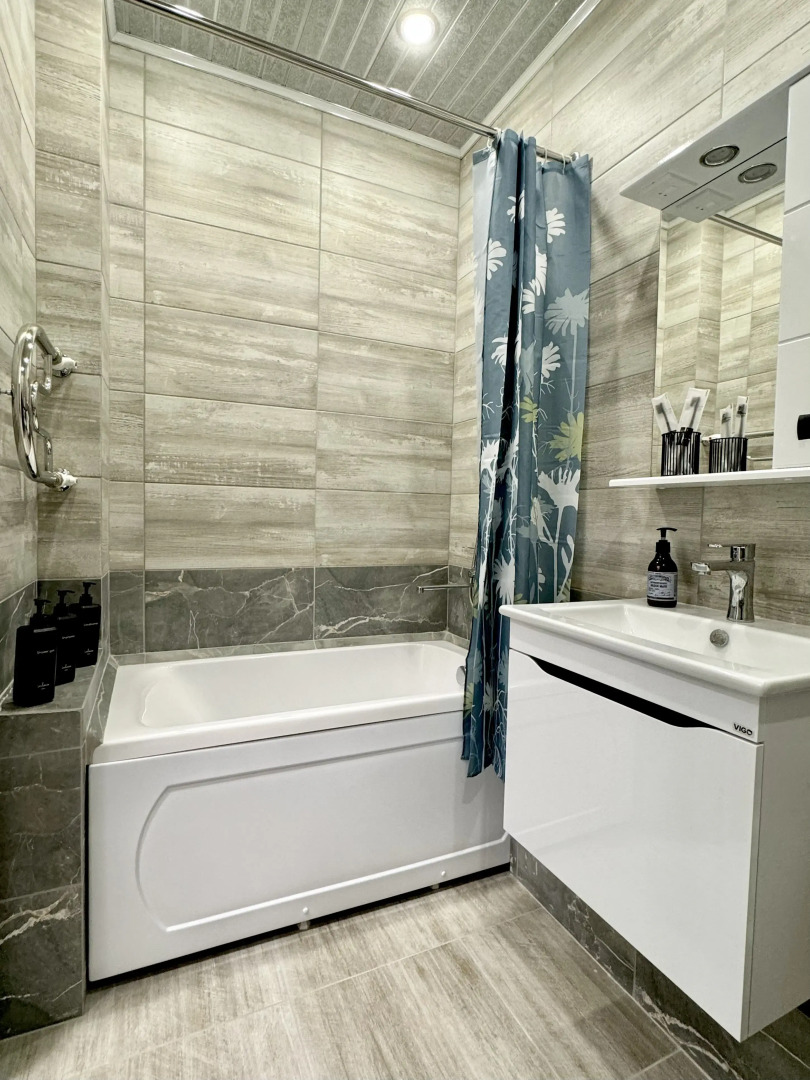 Квартира со свежим ремонтом в районе ОКБ