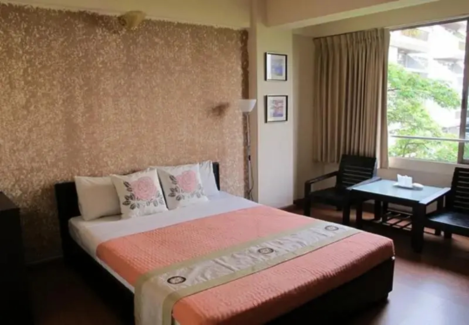 Hotel Crown BTS nana