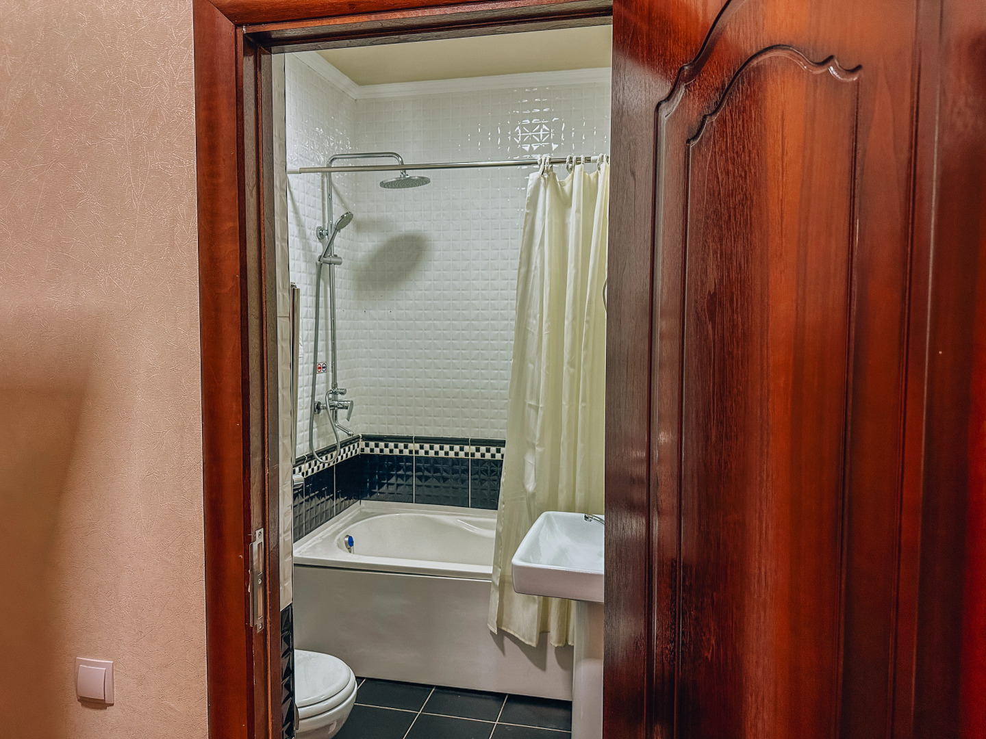 Отель Pakhlavon Hotel