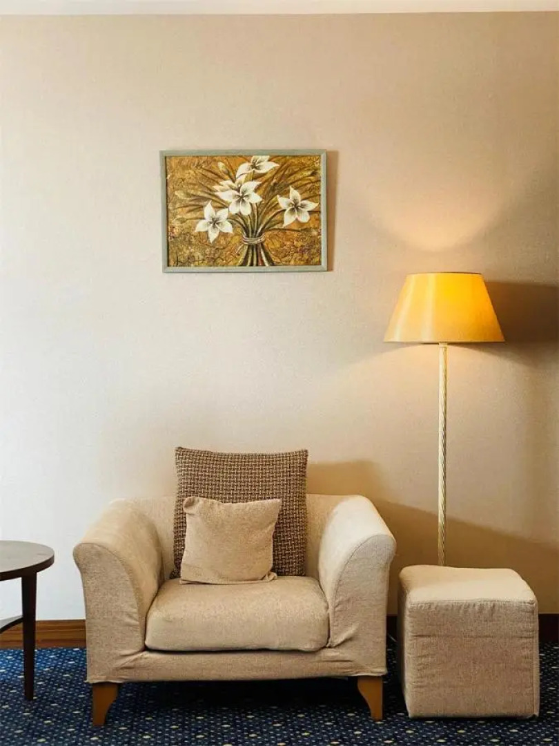 Parkside Hotel & Apartments