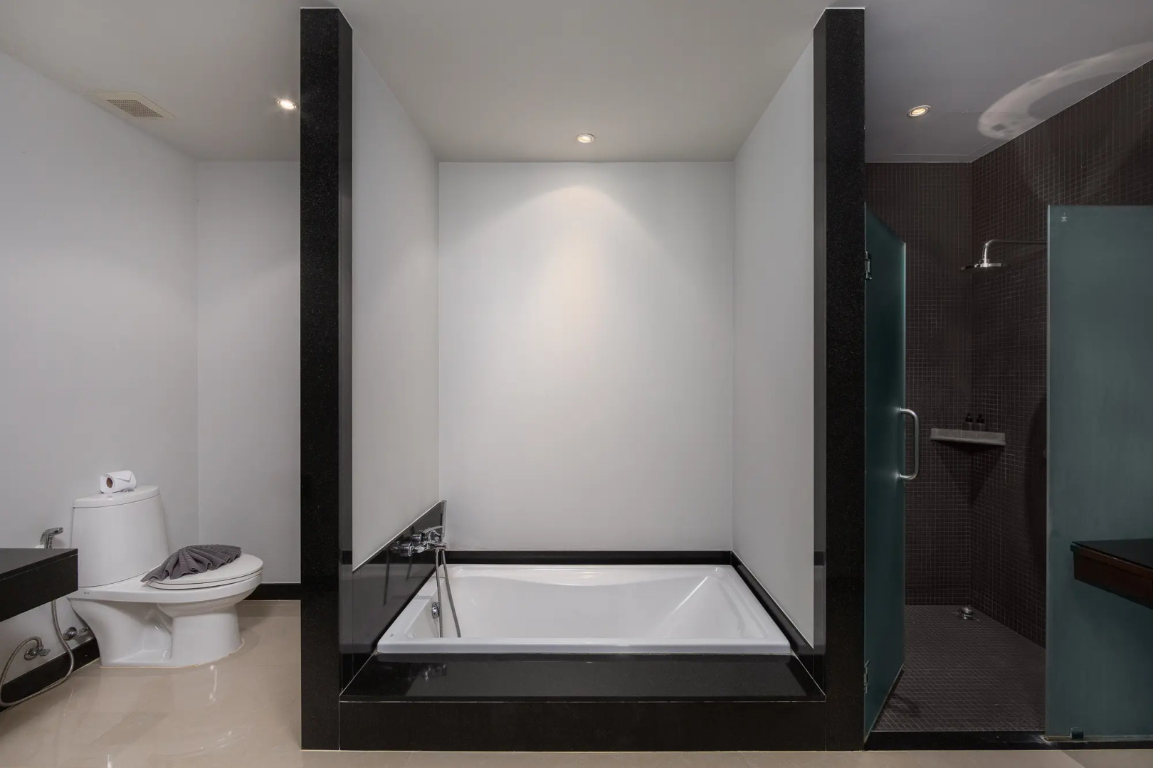 Отель Onyx Villas by TropicLook