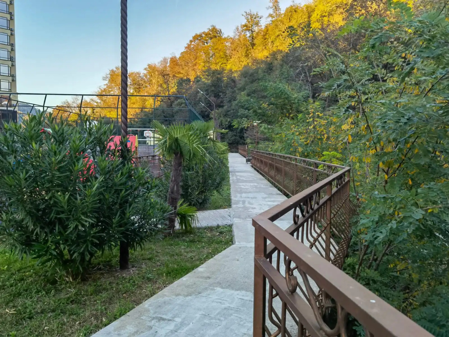 Студия с террасой и видом на горы. Кватро 150