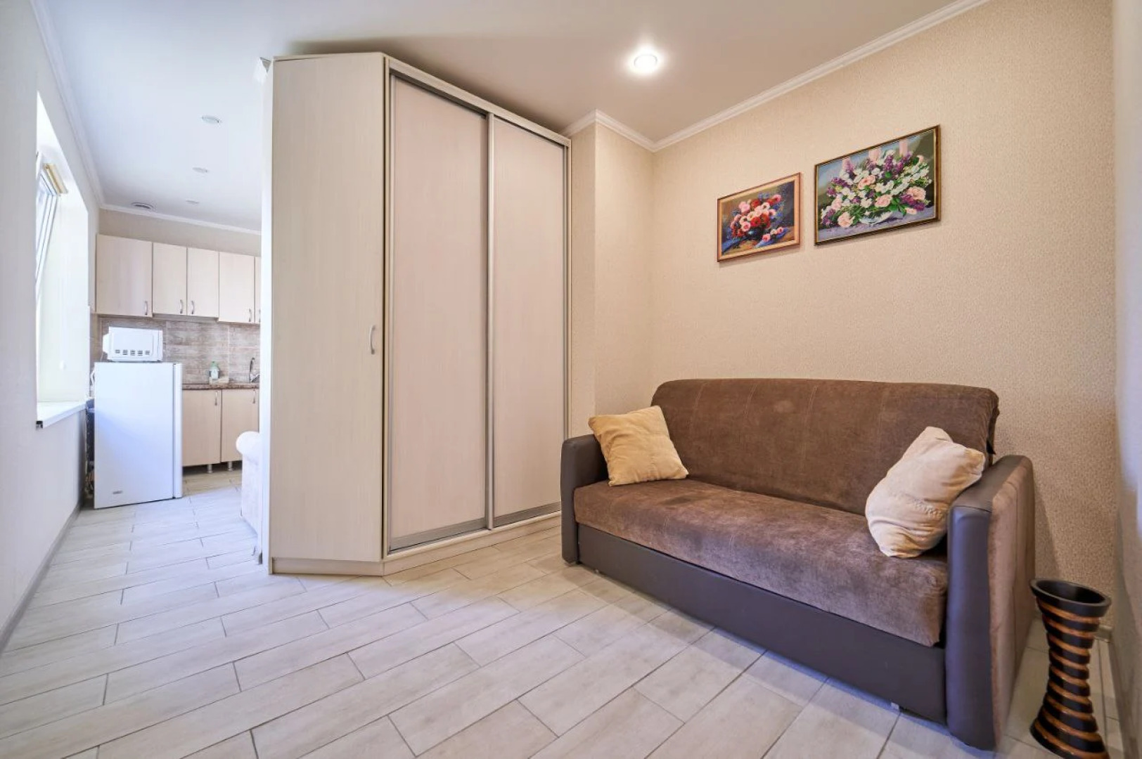 Апартаменты 2-х Комнатные на Перелетной