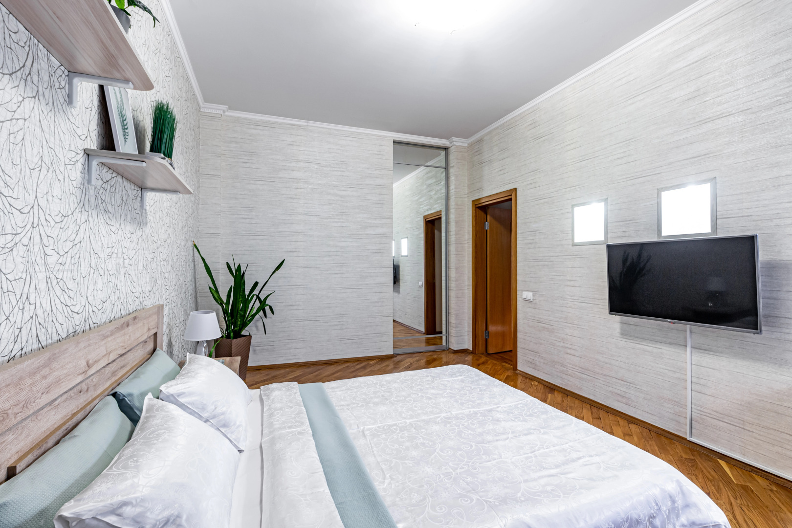 Апартаменты Nice apartment near Victory Square metro station