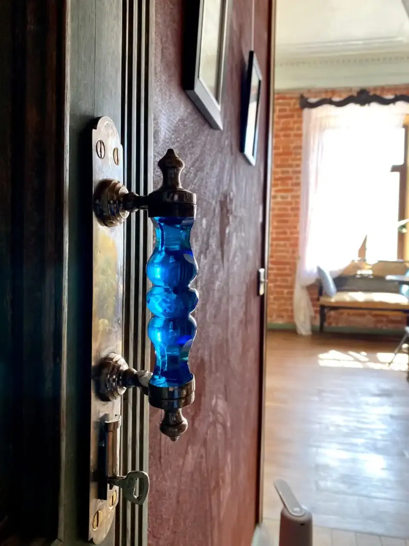 Апартаменты Дом с витражом