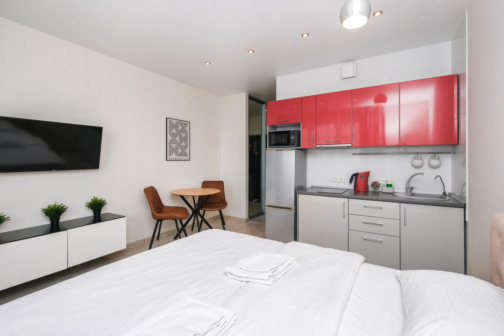 Апартаменты Домант Романова 60/1 (4)