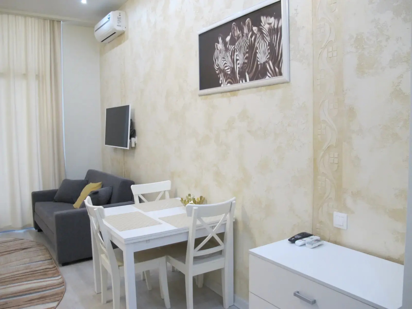 Апартаменты бульвар Надежд 6/2