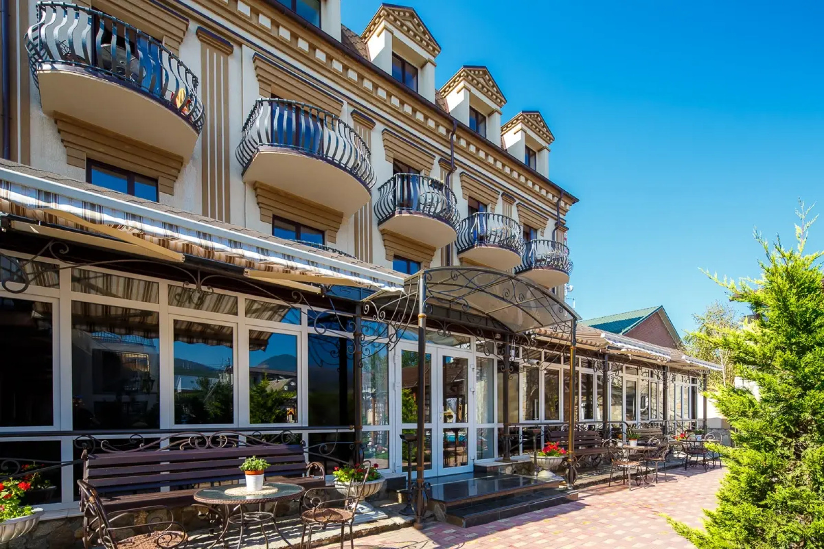 Отель Маринус