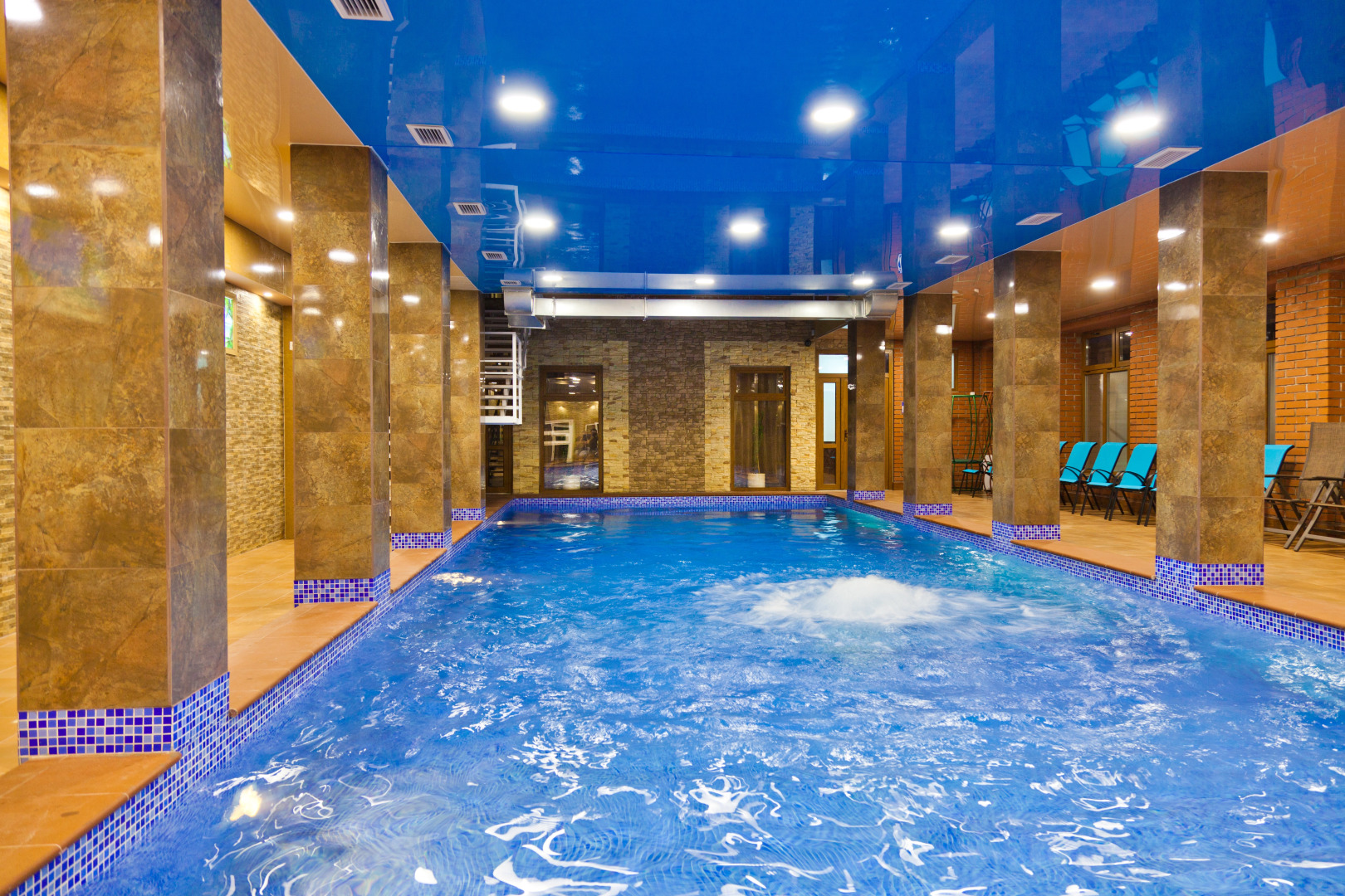 Отель Торнадо