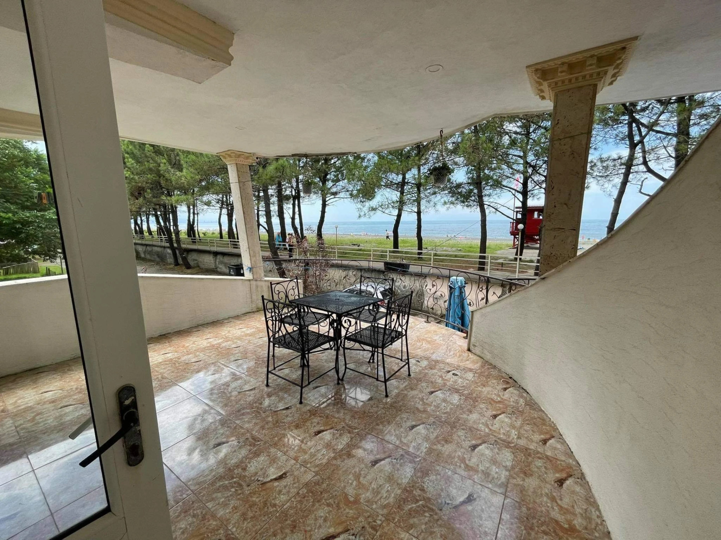 Отель Megobroba