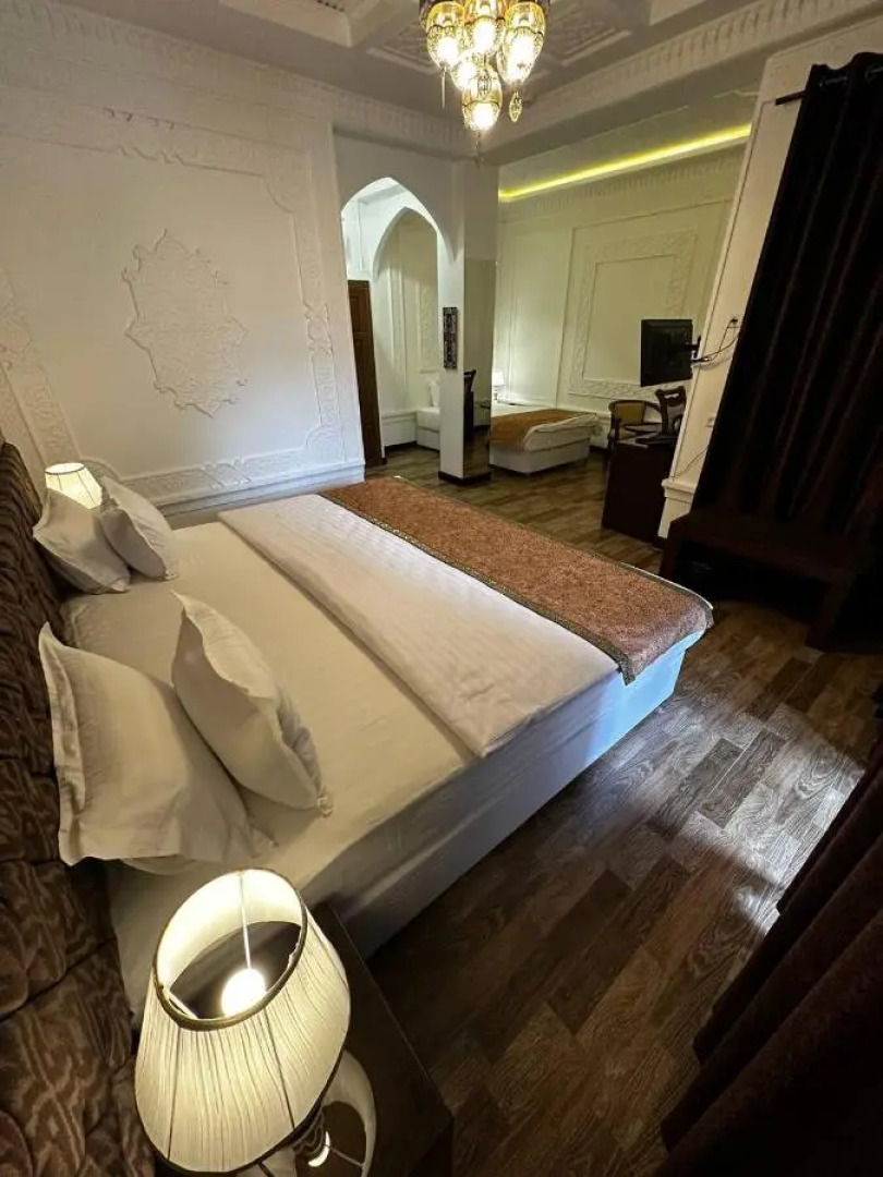 Отель Shahriston