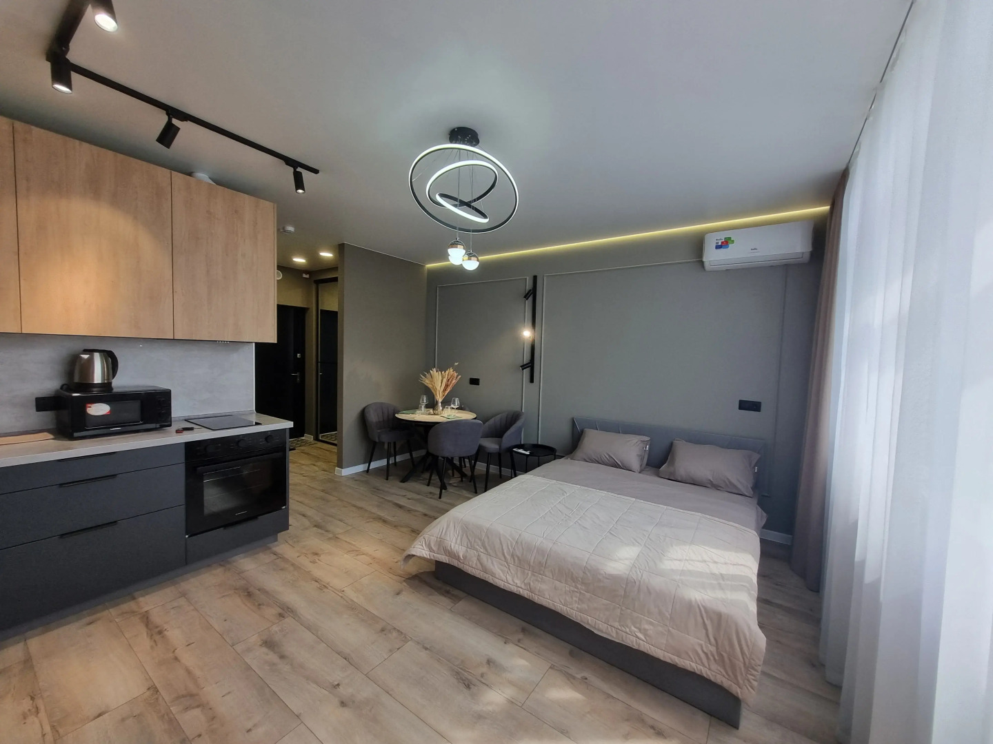 Апартаменты с дизайнерским ремонтом на пр. Октябрьский 30б