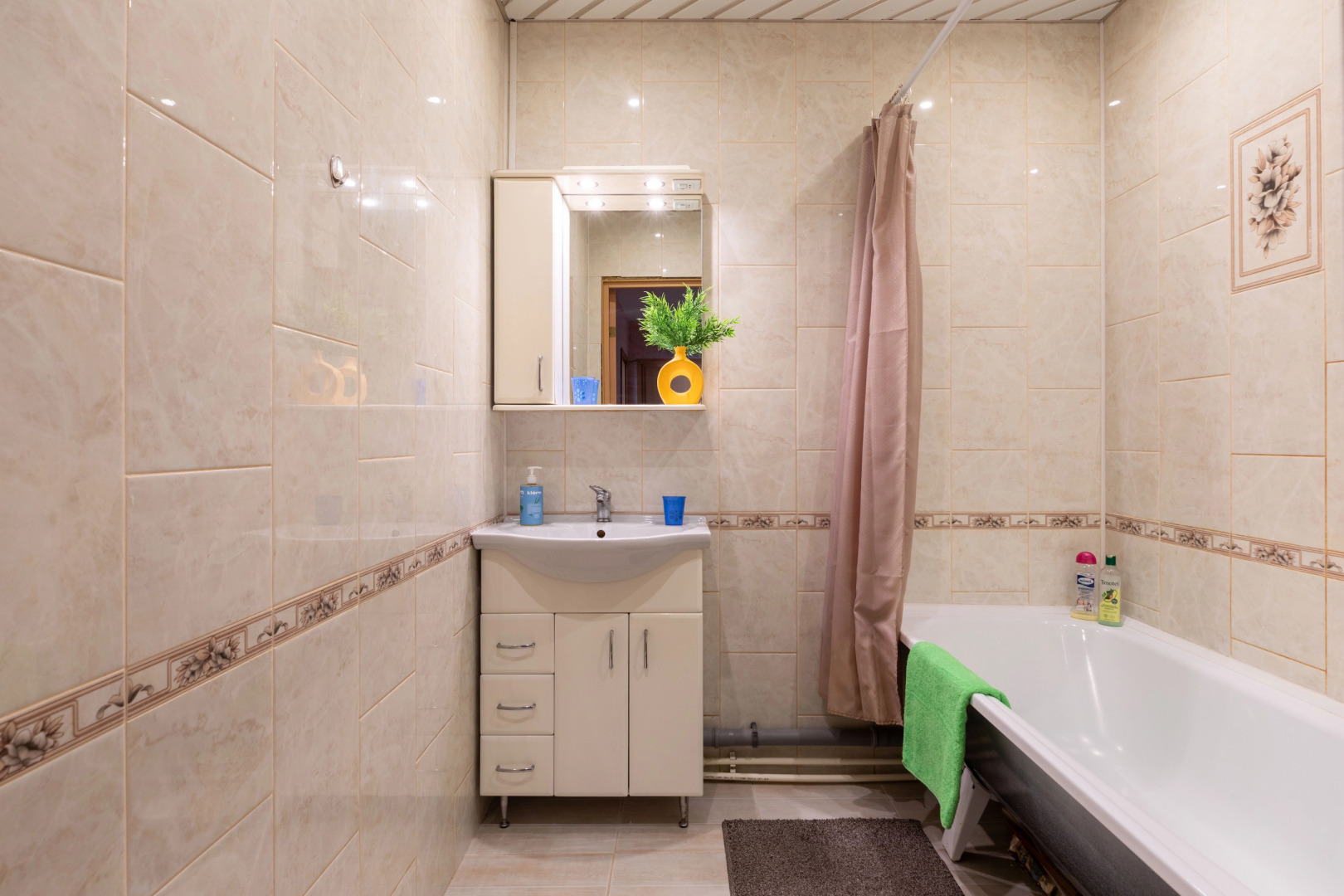 Апартаменты евро трёхкомнатные рядом с метро