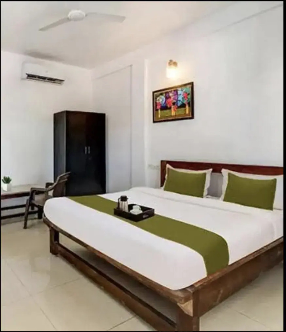 Отель Aqua Wave by YogiTree