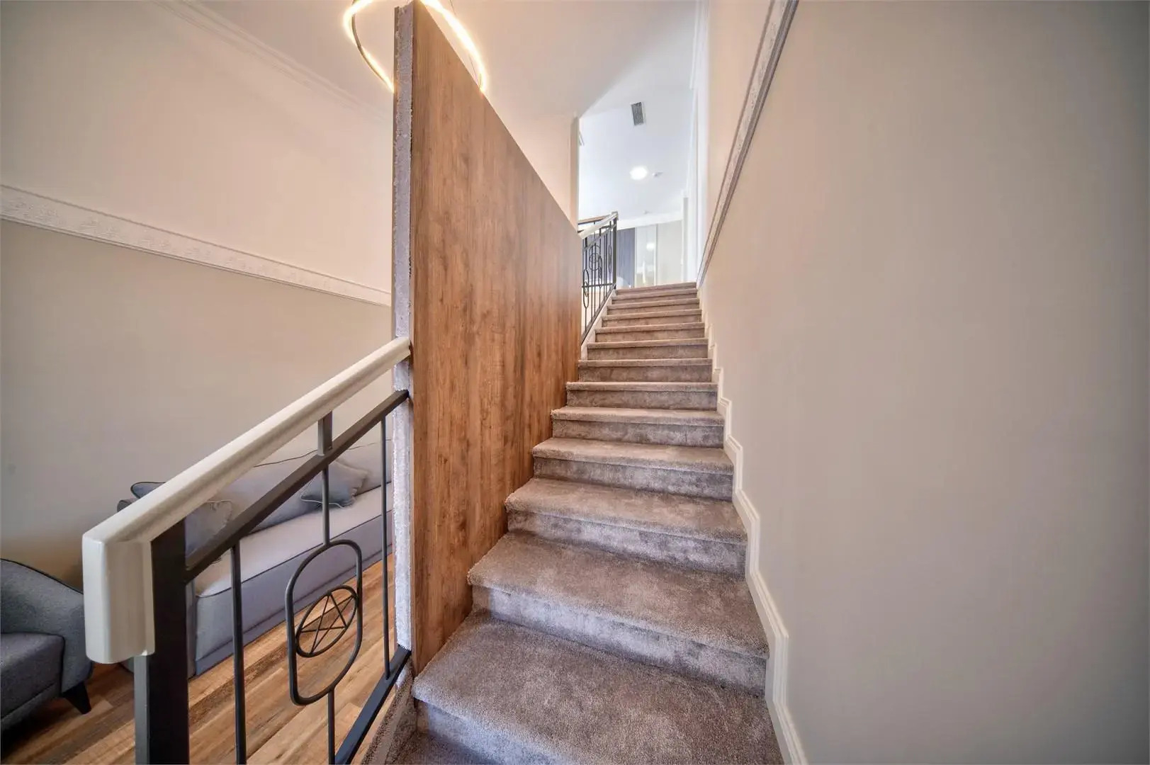 Хатти Апарт