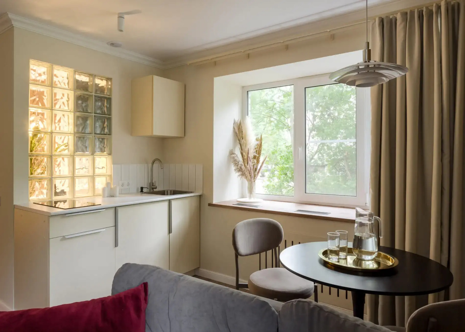 Апартаменты Душевно на Новолучанской 26.2